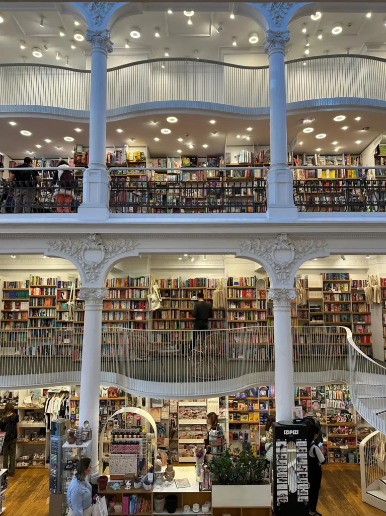 Cărturești Carusel