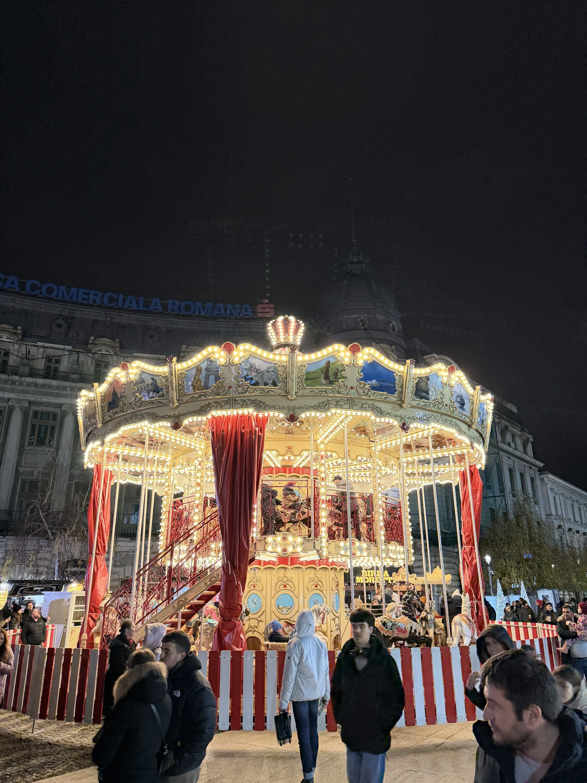 Târgul din Piața Universității